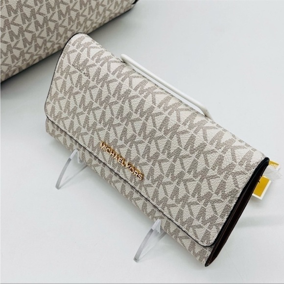 Michael Kors Medium Jaycee Zip Packet Backpack & Trifold Wallet Vanilla/Brown - Picture 9 of 16